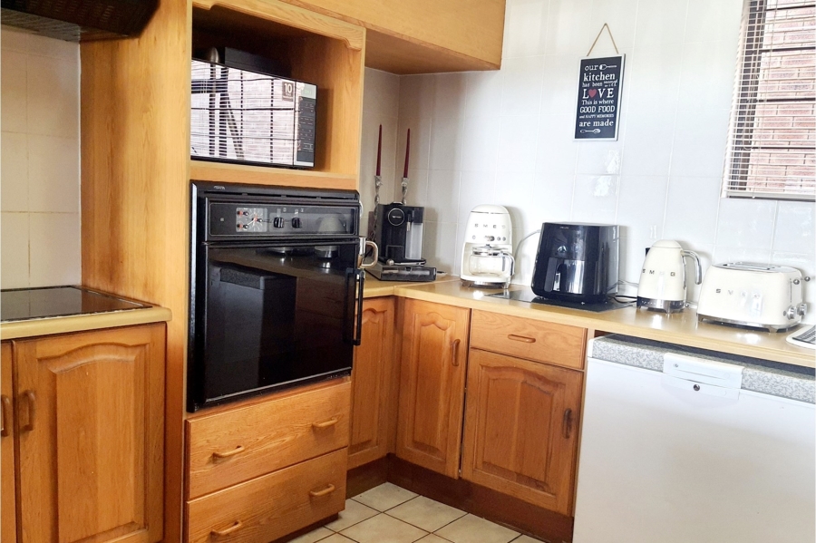 3 Bedroom Property for Sale in Mossel Bay Central Western Cape